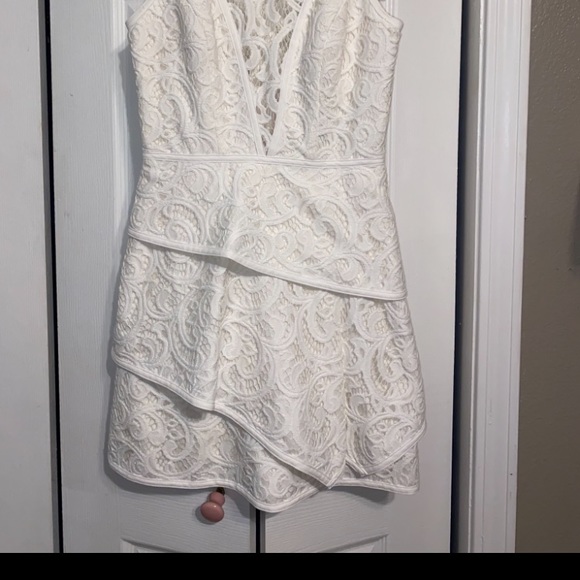 Lace dress - Picture 2 of 2